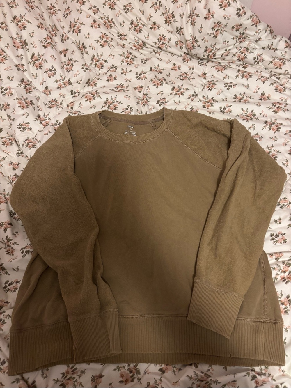 Women’s American Eagle Aerie Crewneck Sweater in Olive Brown